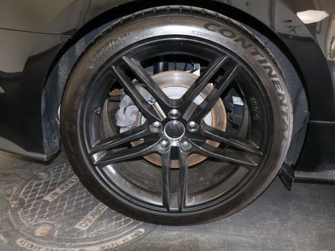Used 2018 Ford Mustang GT Premium w/ GT Performance Package RWD image 36