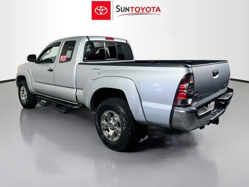 Used 2013 Toyota Tacoma 4x4 Access Cab V6 w/ SR5 Pkg image 6