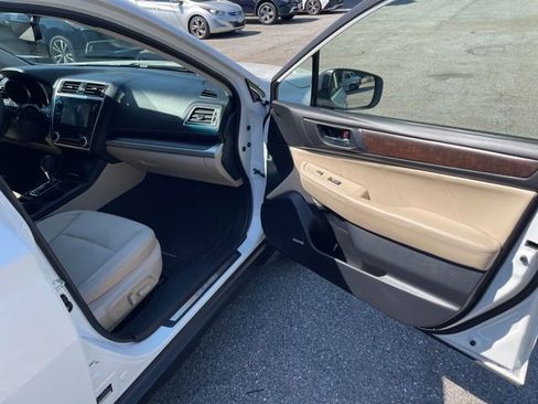 Used 2019 Subaru Outback 2.5i Limited AWD/4WD image 14