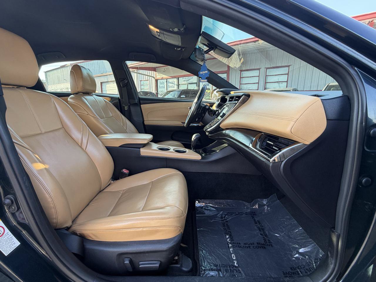 Used 2018 Toyota Avalon XLE FWD image 18
