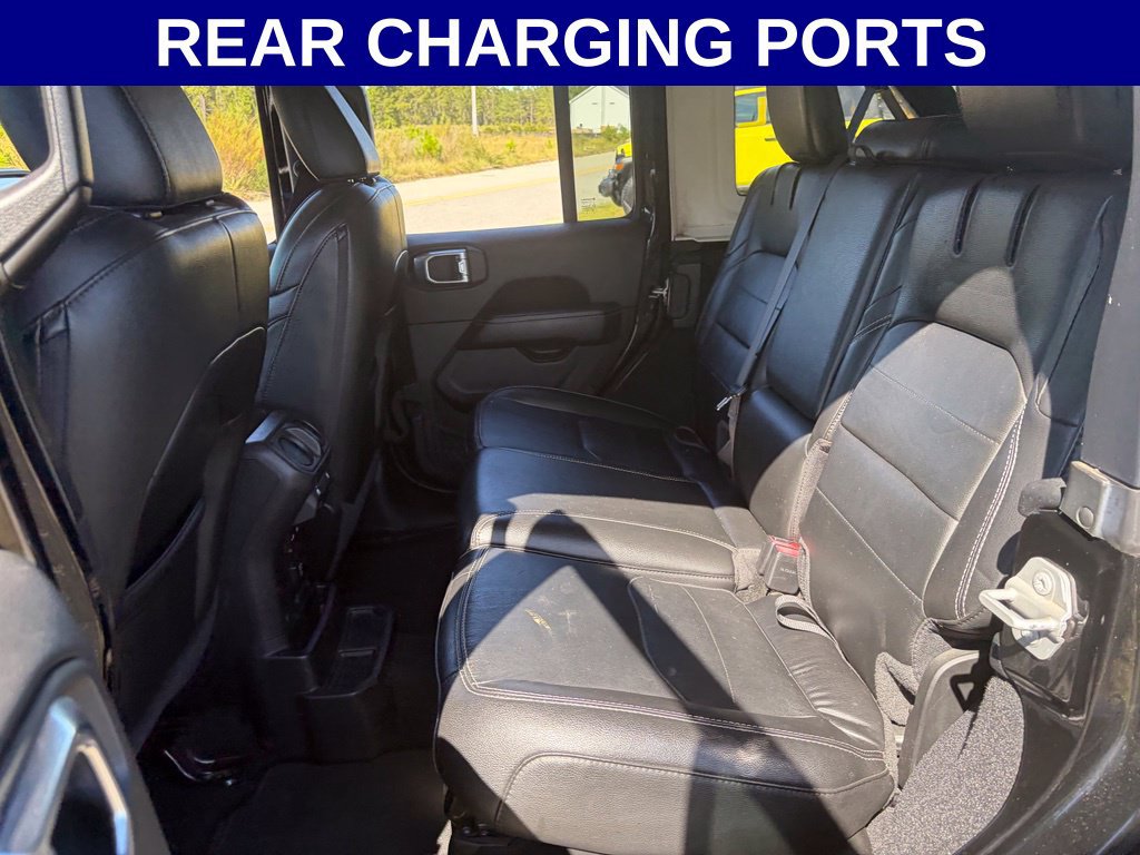 Used 2022 Jeep Wrangler Unlimited Sahara AWD/4WD image 12