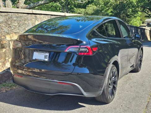 Used 2023 Tesla Model Y Long Range AWD/4WD image 11