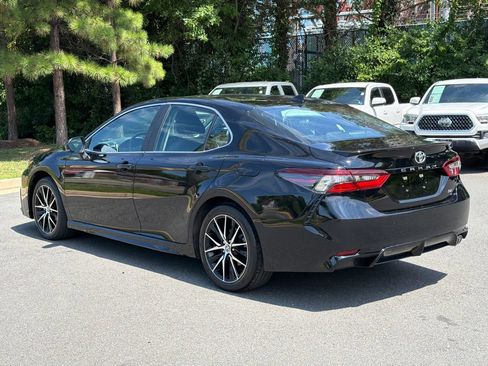 Used 2024 Toyota Camry SE FWD image 3