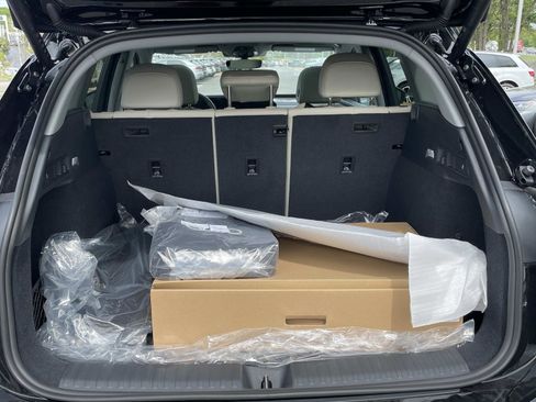 New 2025 Audi Q6 e-tron Premium AWD/4WD image 10