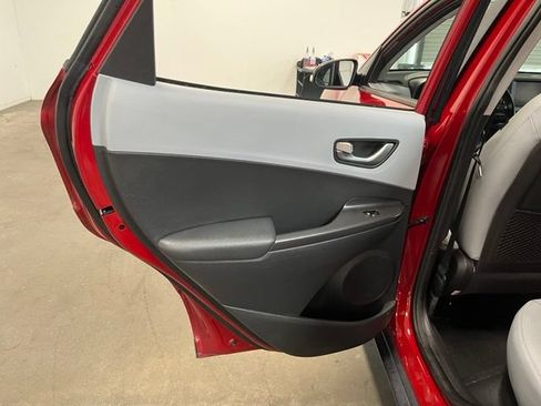 Used 2020 Hyundai Kona Limited FWD image 19
