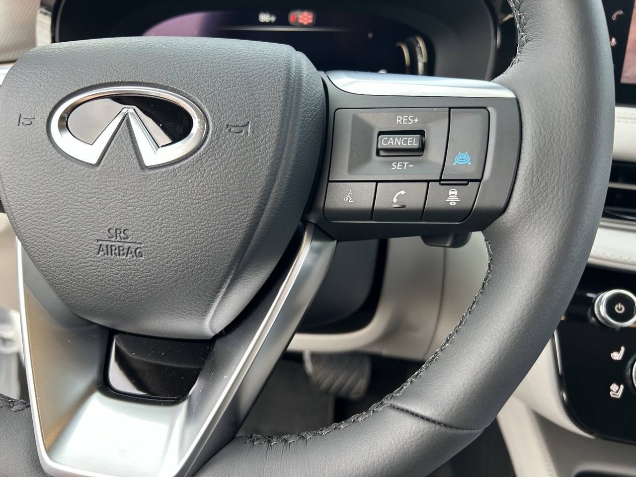 Certified 2027 INFINITI QX60 Luxe w/ Family Package AWD/4WD image 18