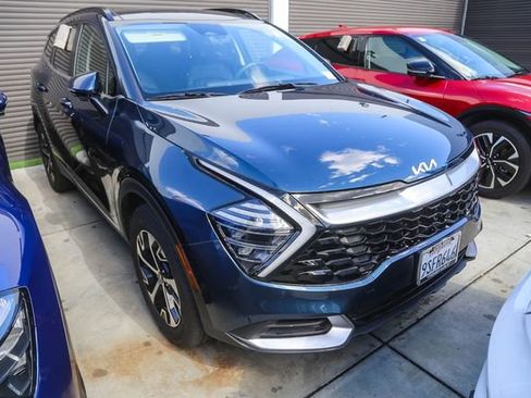 Used 2025 Kia Sportage EX w/ EX Premium Package image 2