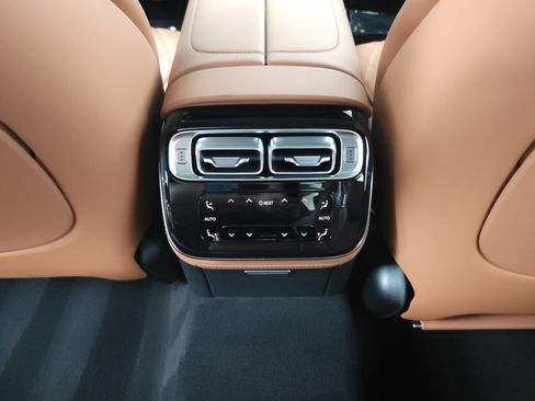 Certified 2024 Mercedes-Benz S 580 4MATIC Sedan image 32