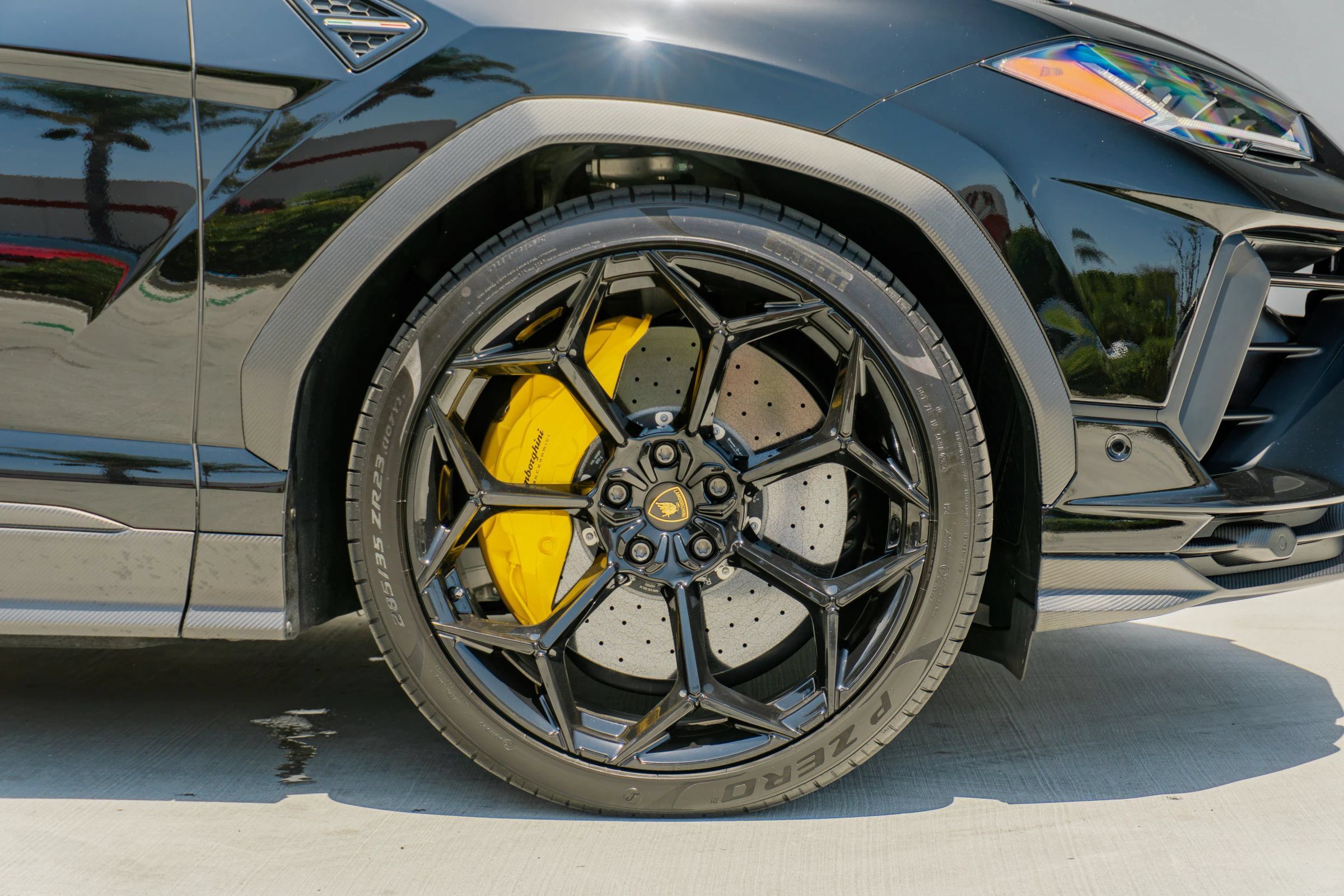 Used 2024 Lamborghini Urus Performante AWD/4WD image 40