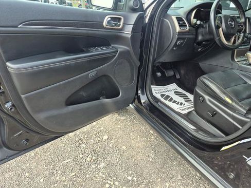 Used 2016 Jeep Grand Cherokee Limited AWD/4WD image 9