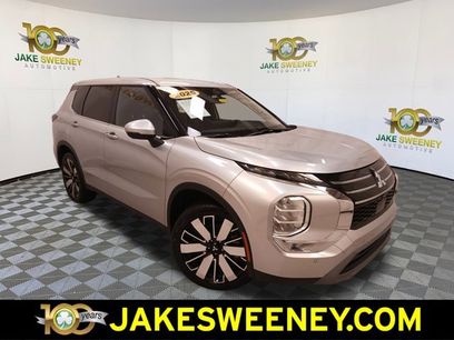 Used 2025 Mitsubishi Outlander SE