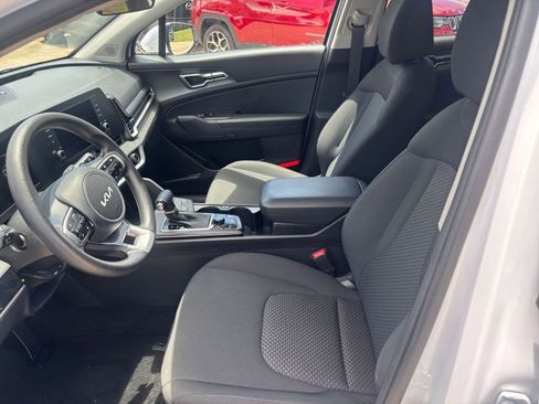 Used 2025 Kia Sportage LX FWD image 25