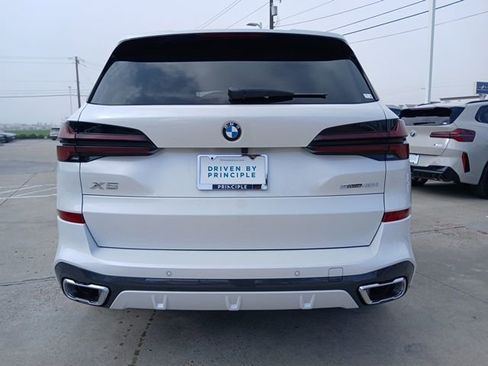New 2026 BMW X5 sDrive40i RWD image 8