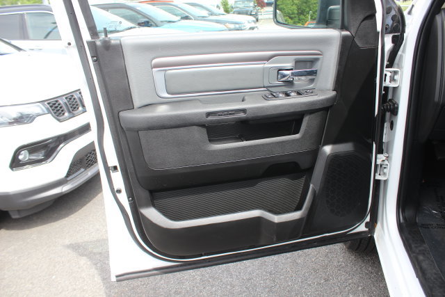 Used 2024 RAM 1500 Classic SLT AWD/4WD image 16