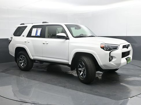Used 2021 Toyota 4Runner SR5 image 7