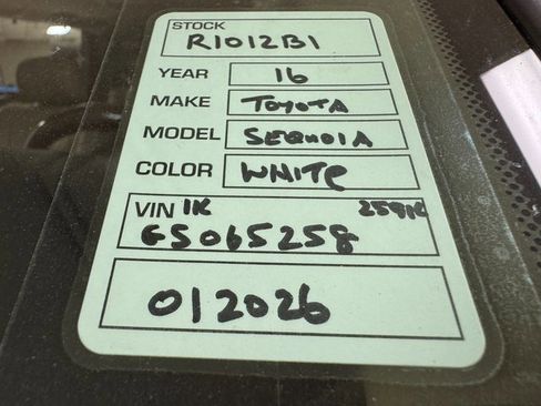 Used 2016 Toyota Sequoia Platinum image 29