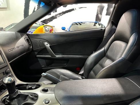 Used 2005 Chevrolet Corvette Coupe w/ Preferred Equipment Group RWD image 11
