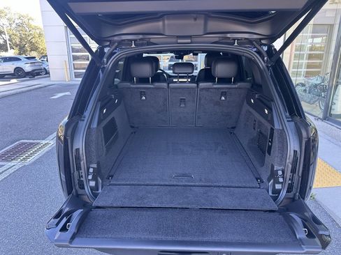 Used 2023 Land Rover Range Rover SE image 4