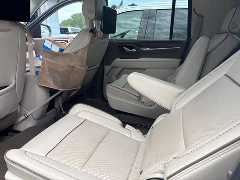Used 2024 GMC Yukon XL Denali RWD image 13