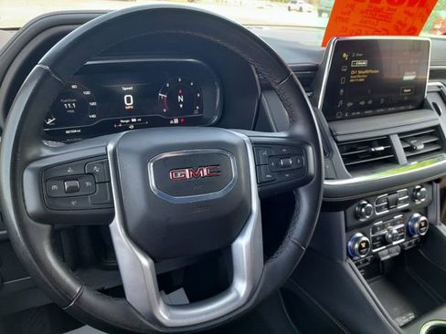 Used 2024 GMC Yukon SLT AWD/4WD image 11