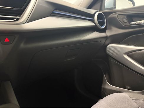 Used 2024 Chevrolet Trax LS w/ LS Convenience Package FWD image 19