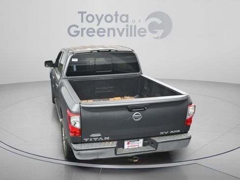 Used 2017 Nissan Titan SV AWD/4WD image 13
