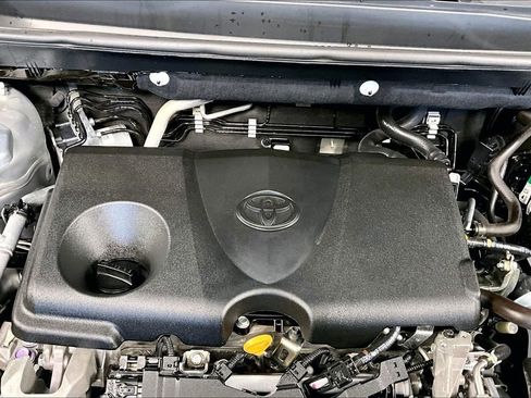 Used 2021 Toyota RAV4 XLE image 31