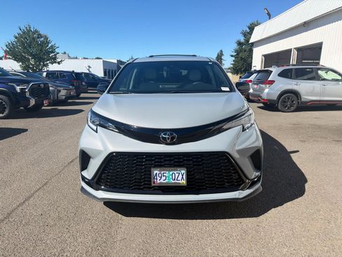 Used 2026 Toyota Sienna XSE AWD/4WD image 8
