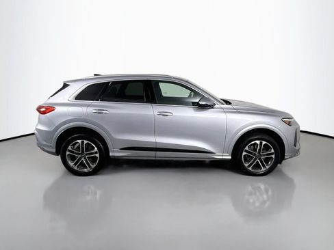 Used 2025 Audi Q5 Premium w/ Premium Plus AWD/4WD image 8