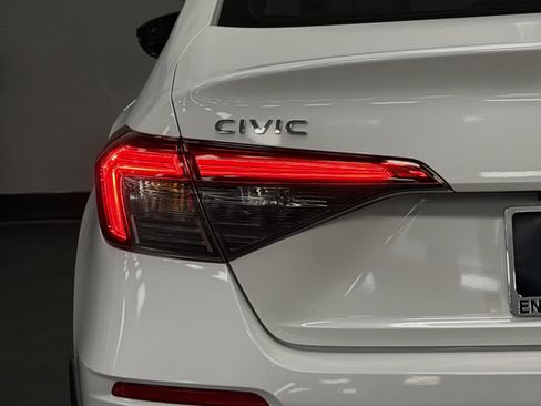 Used 2024 Honda Civic Touring image 12