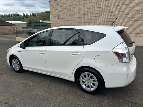 Used 2012 Toyota Prius V Three FWD image 7