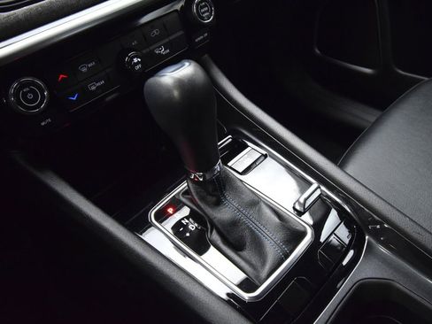 Used 2022 Jeep Compass Latitude image 25