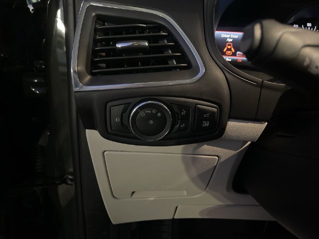 Used 2024 Ford Edge Titanium AWD/4WD image 17