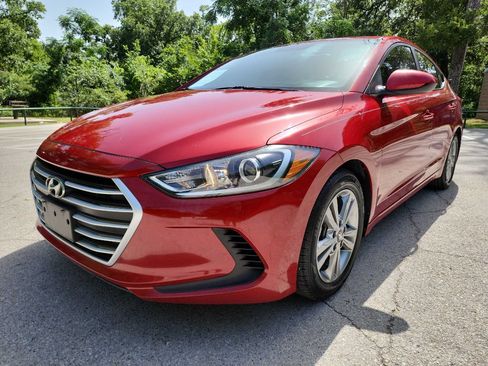 Used 2017 Hyundai Elantra SE FWD image 3