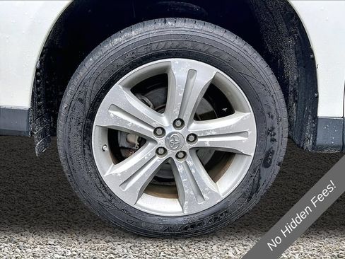 Used 2012 Toyota Highlander Limited w/ Tow Pkg AWD/4WD image 9