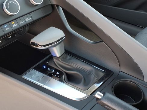 New 2026 Hyundai Elantra SE FWD image 8