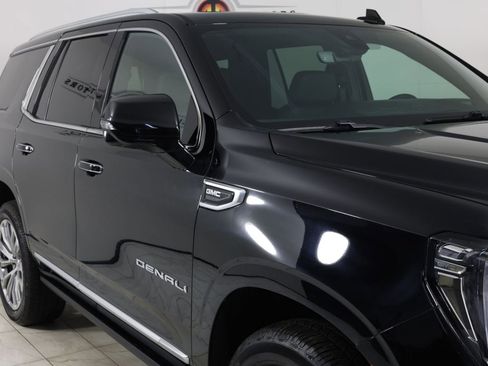 Used 2021 GMC Yukon Denali w/ Denali Premium Package AWD/4WD image 39