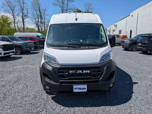 Used 2025 RAM ProMaster 2500 w/ Convenience Group image 8