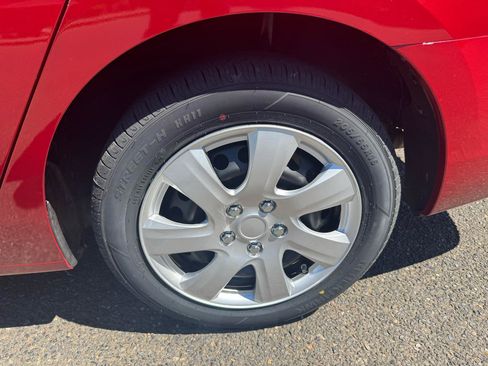 Used 2014 Nissan Sentra S FWD image 29