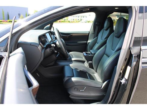 Used 2018 Tesla Model X 75D AWD/4WD image 8