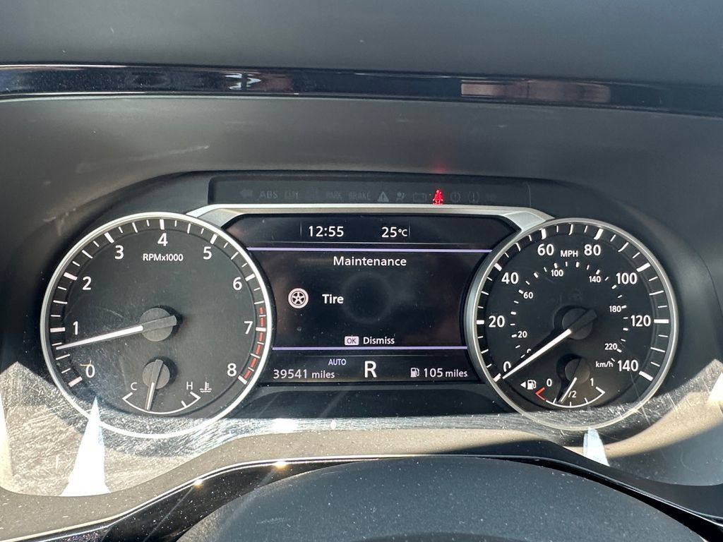 Used 2022 Nissan Pathfinder SV AWD/4WD image 18