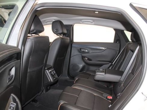 Used 2017 Chevrolet Impala Premier w/ Enhanced Convenience Package FWD image 9