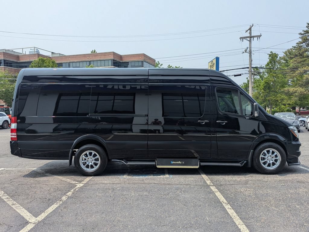 Used 2017 Mercedes-Benz Sprinter 2500 image 5