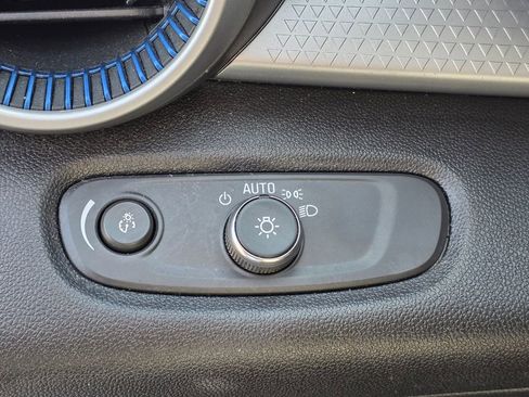 Used 2025 Chevrolet Trax LS image 12