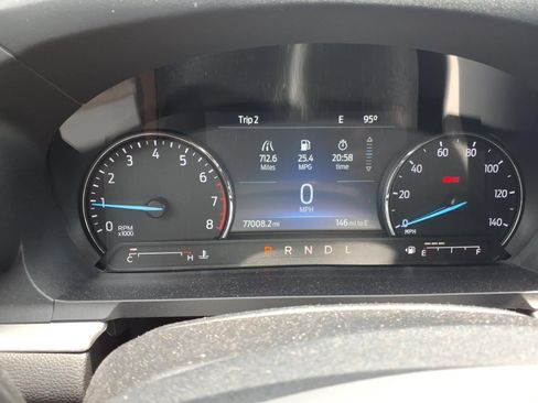 Used 2022 Ford Explorer XLT w/ Equipment Group 202A RWD image 13