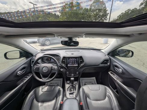 Used 2019 Jeep Cherokee Limited image 32