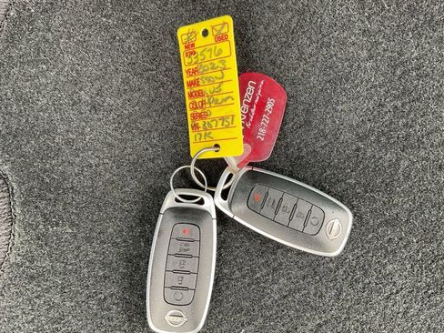 Used 2023 Nissan Rogue SV w/ SV Premium B Package image 23