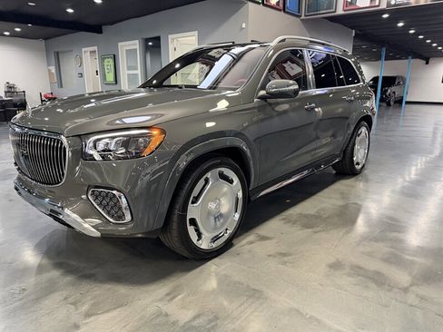 Used 2026 Mercedes-Benz Maybach GLS 600 4MATIC image 4