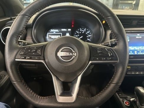 Used 2023 Nissan Kicks SR w/ SR Premium Package image 28