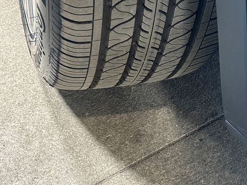 Used 2021 Tesla Model Y Long Range image 40